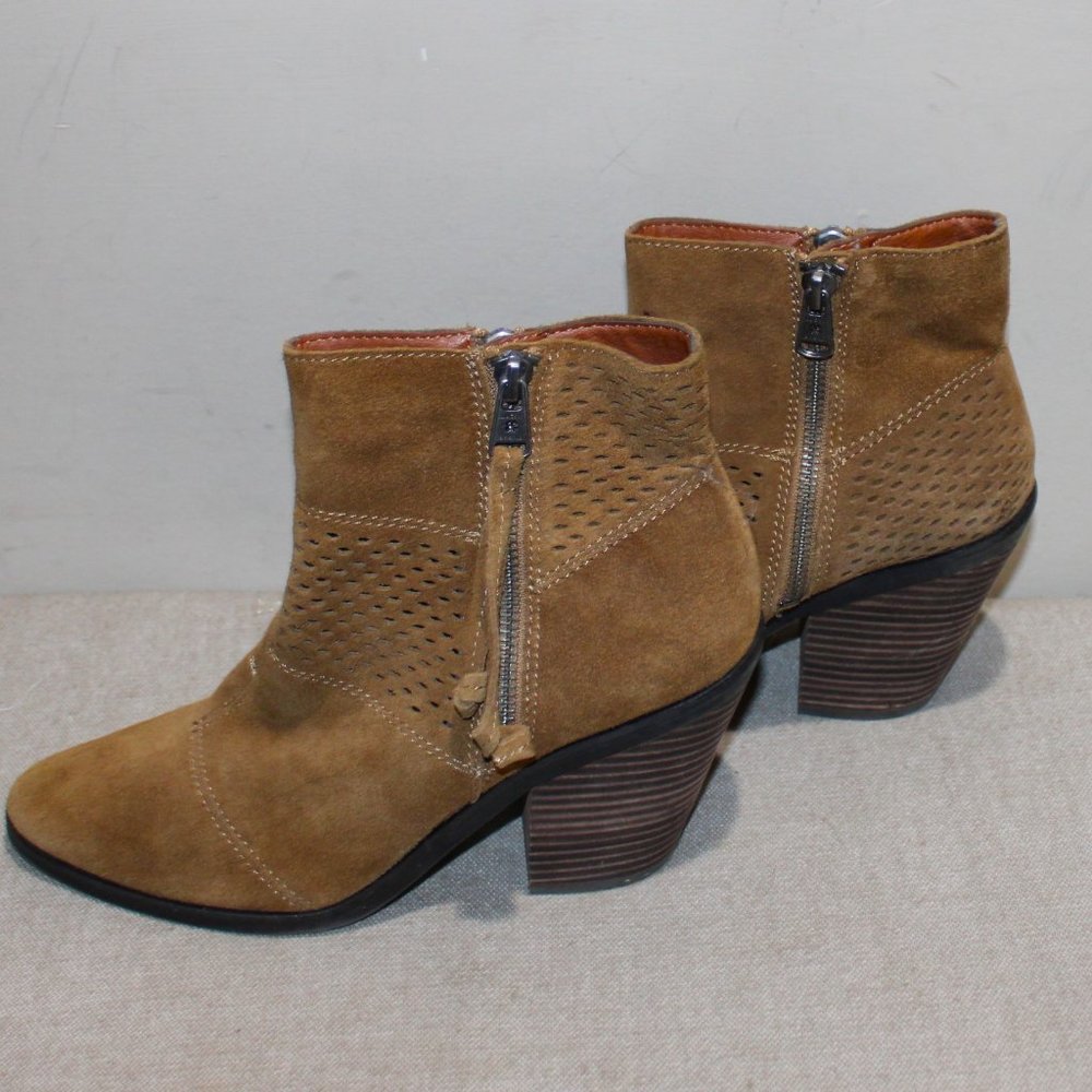 VGC LADIES LUCKY BRAND SUEDE LEATHER ANKLE BOOTS - 8 1/2 - - Picture 3 of 9